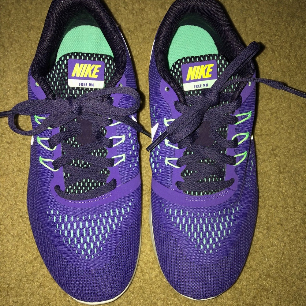 NIKE RUNNING SHOES - Picture 3 of 4
